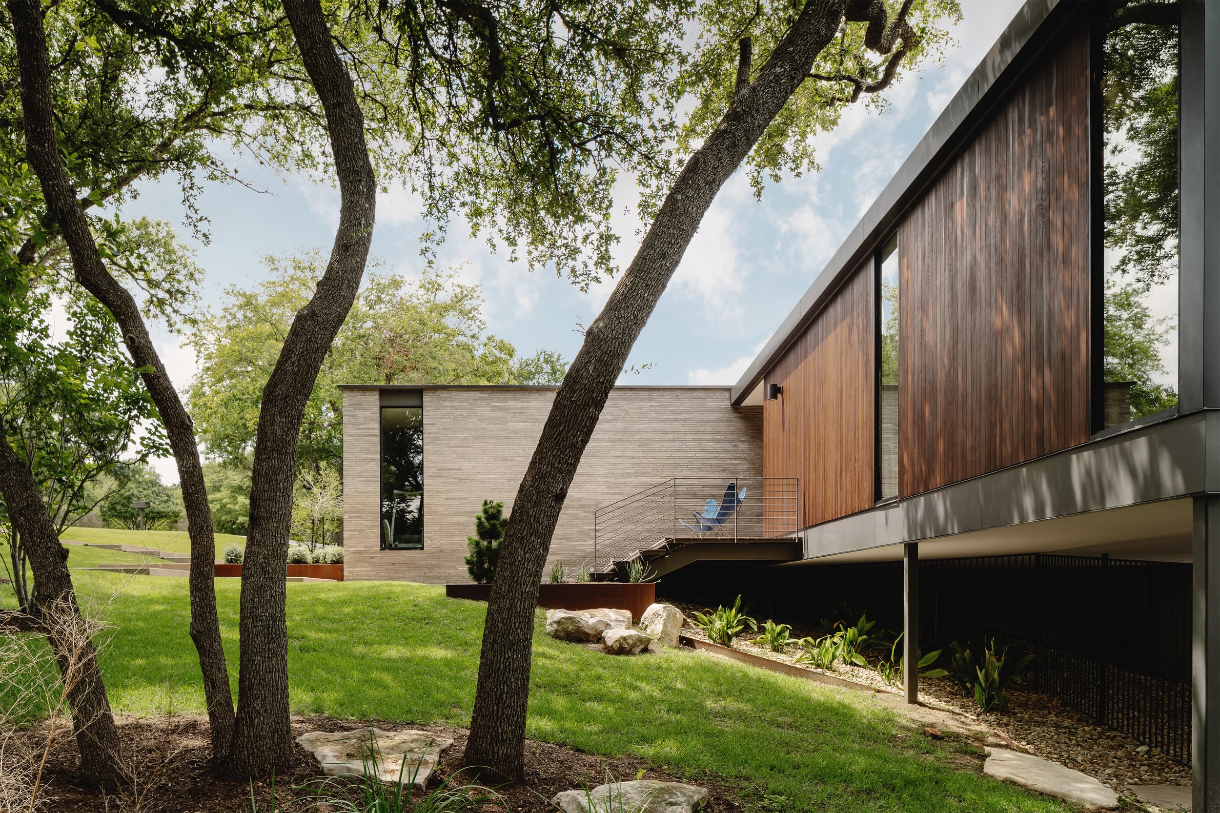 Inwood Residence - front yard; A Parallel Architecture