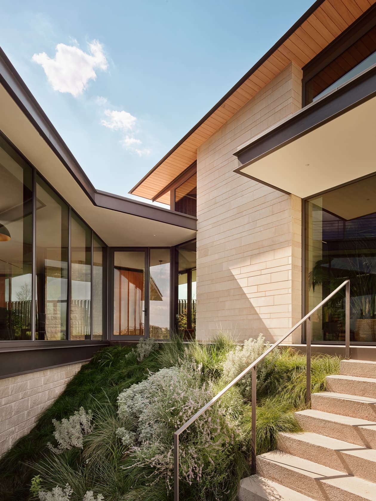 Overlook House -Entrance; A Parallel Architecture