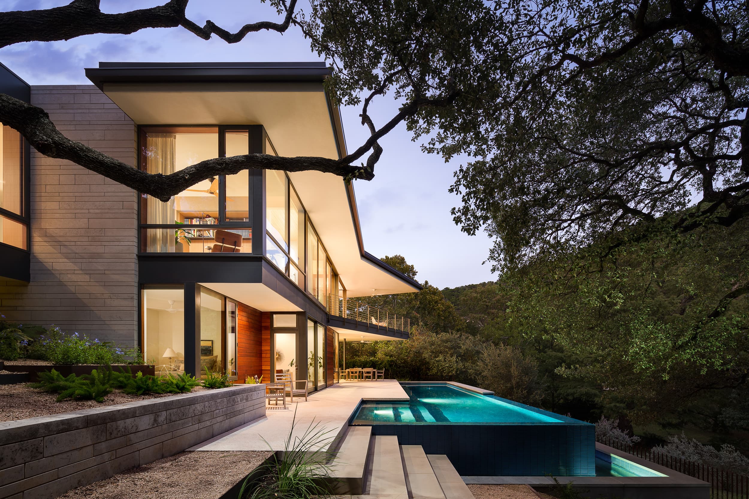 Radial House - Pool; A Parallel Architecture