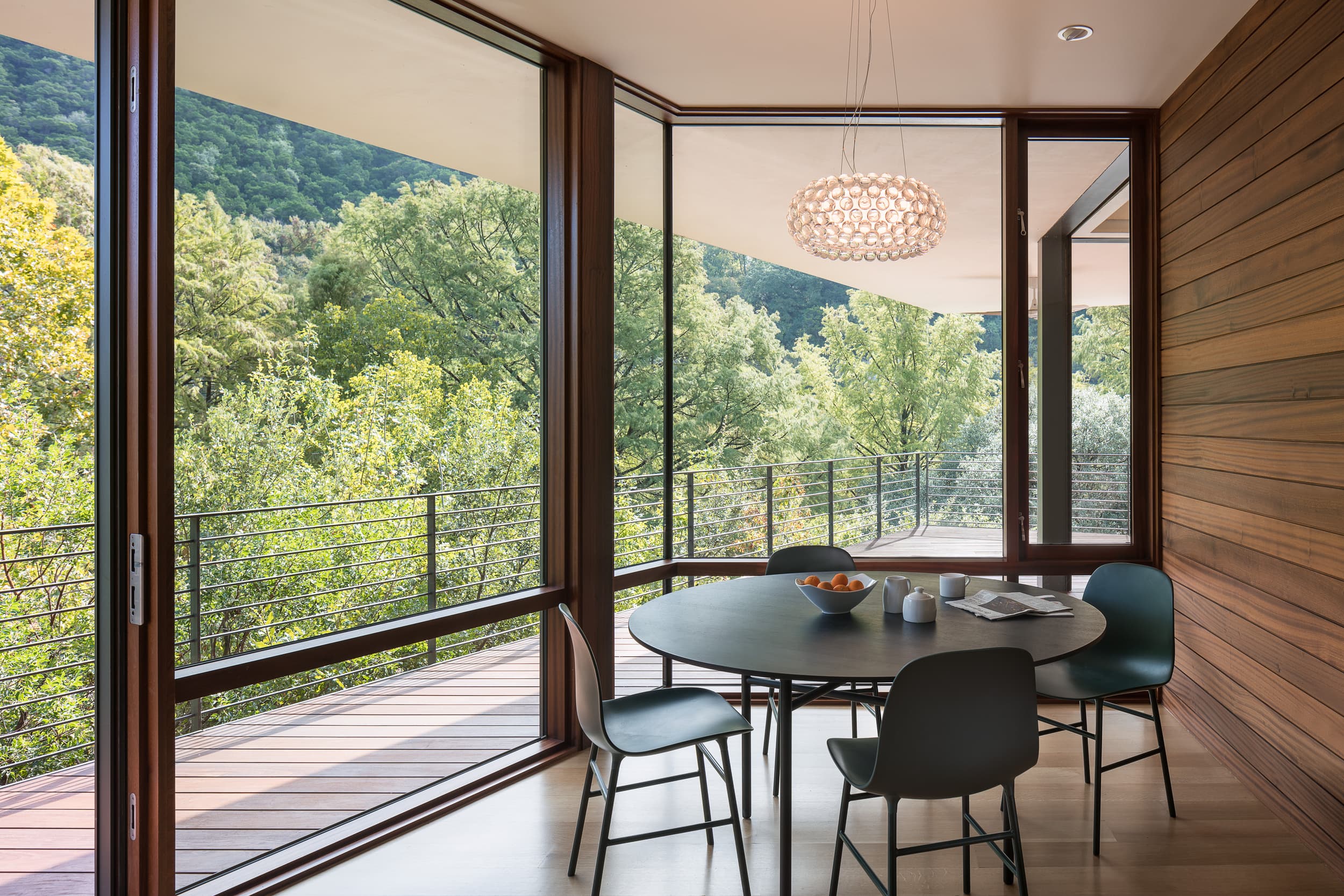 Radial House - Breakfast Nook; A Parallel Architecture