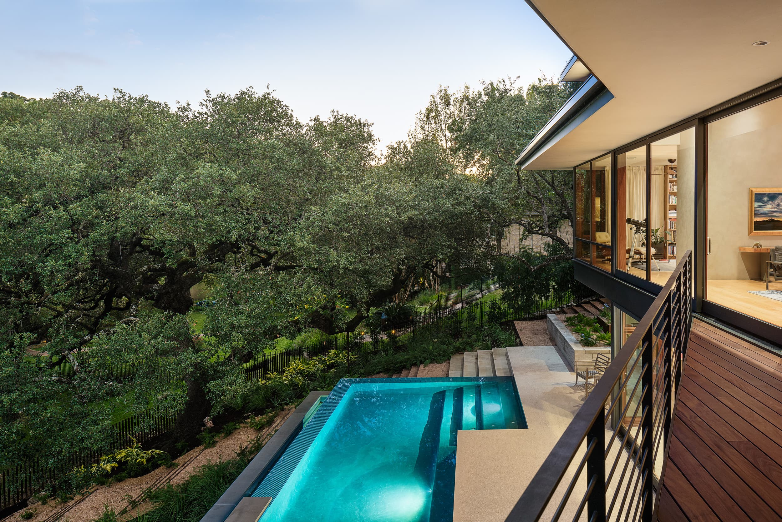 Radial House - Pool; A Parallel Architecture