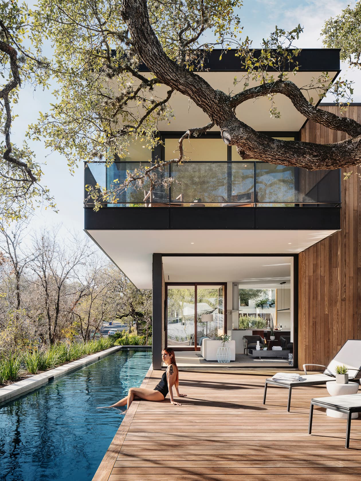 Retama House - Back Patio; A Parallel Architecture