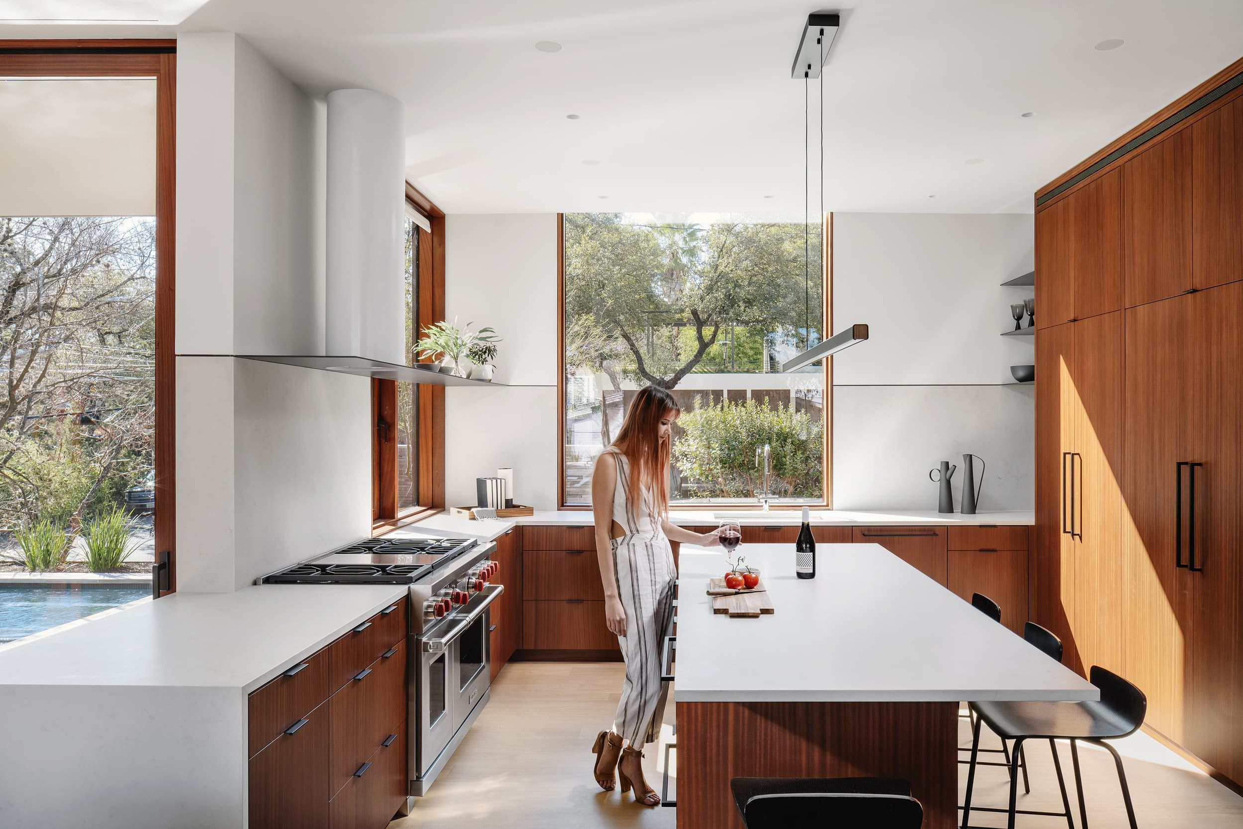 Retama House - Kitchen; A Parallel Architecture
