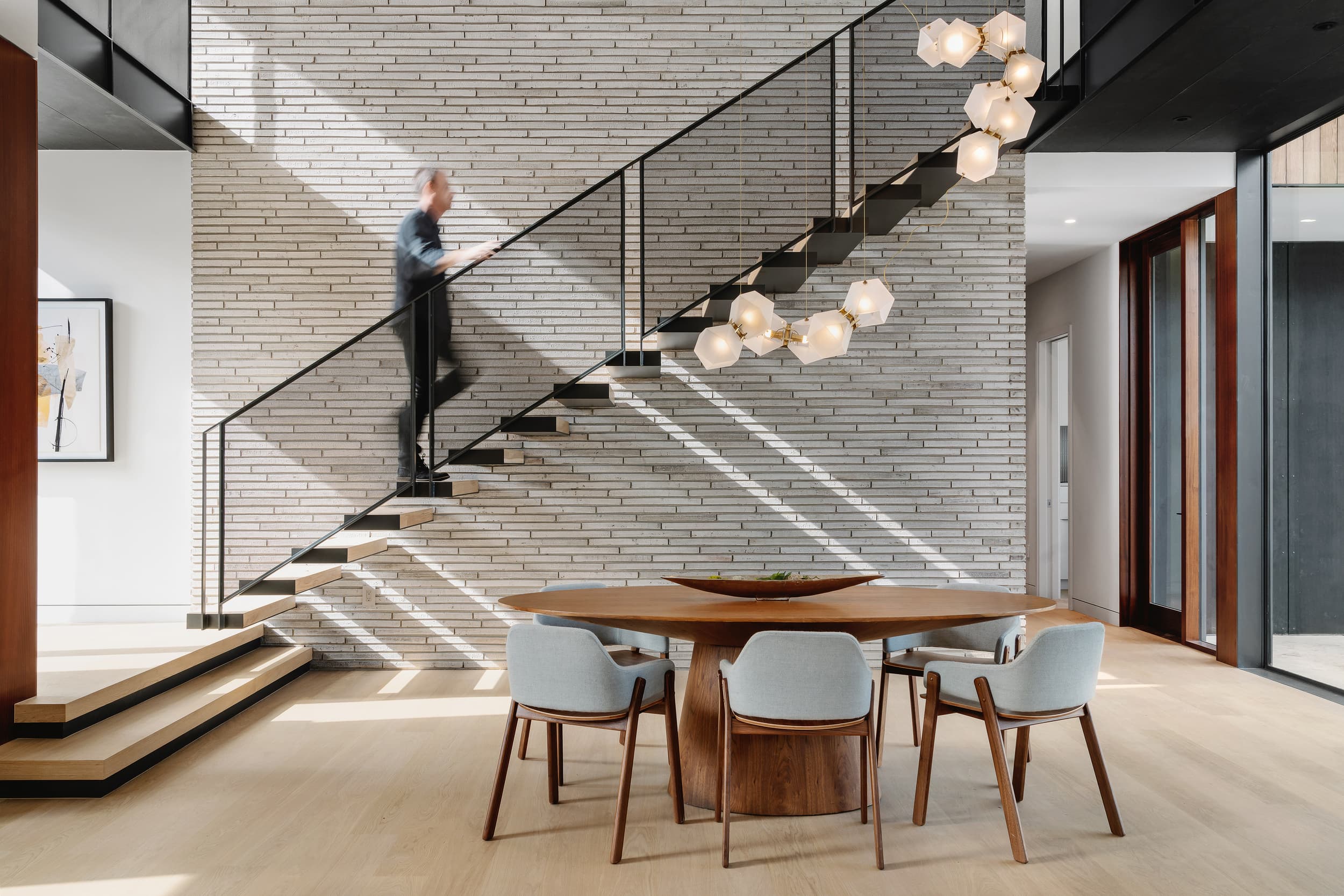 Retama House - Dining Area; A Parallel Architecture