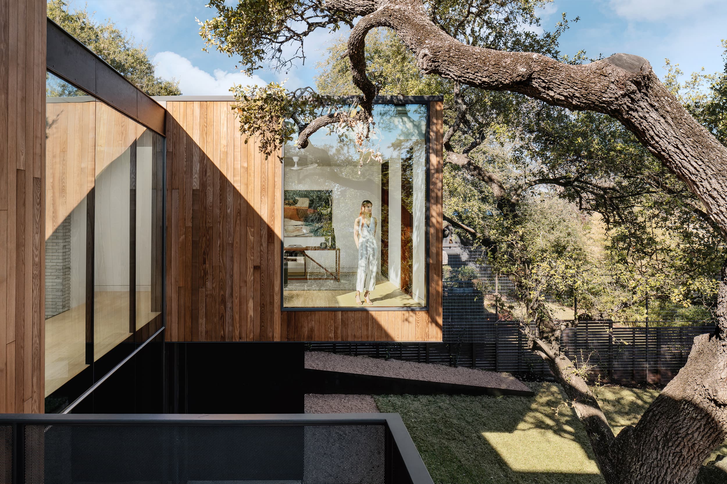 Retama House - Balcony View; A Parallel Architecture