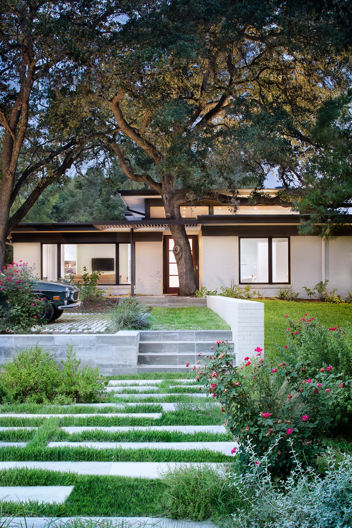 Three Courts Residence - Front of house walkup; A Parallel Architecture
