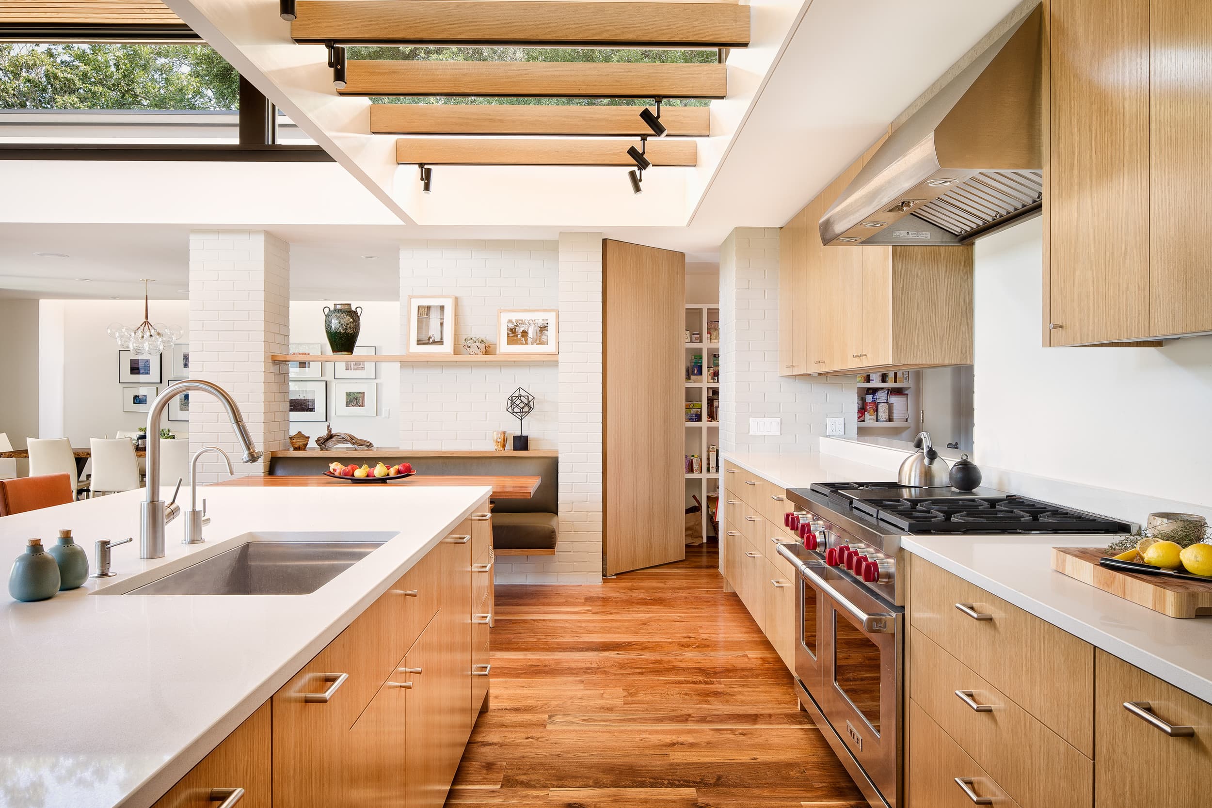Three Courts Residence - Kitchen; A Parallel Architecture